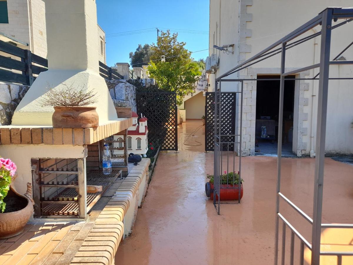 קליבס Nikos Studio מראה חיצוני תמונה